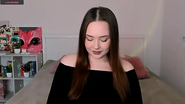 LittleKiitten online show from April 2026 01:28:01 PM