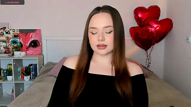 LittleKiitten online show from June 2026 02:23:01 PM
