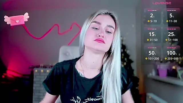 Snapshot of _Ravenaa chatting on December 2024 01:28:01 PM Ravenaa online show from December 2024 01:28:01 PM