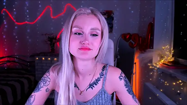 Snapshot of _Ravenaa chatting on March 2025 03:03:02 PM Ravenaa online show from March 2025 03:03:02 PM