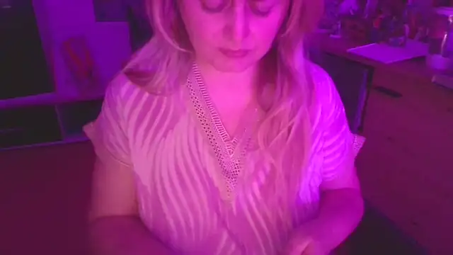 Snapshot of Meliss_Official9 chatting on December 2025 08:36:02 PM Meliss Official9 online show from December 2025 08:36:02 PM