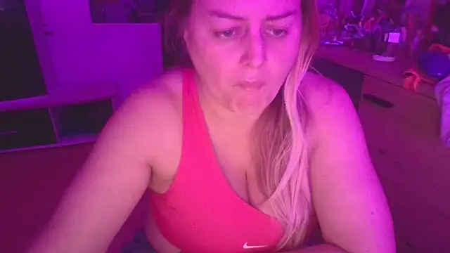 Snapshot of Meliss_Official9 chatting on December 2025 08:49:02 PM Meliss Official9 online show from December 2025 08:49:02 PM