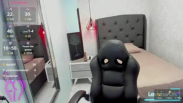 MAGNOLEROY online show from November 2025 07:46:02 PM