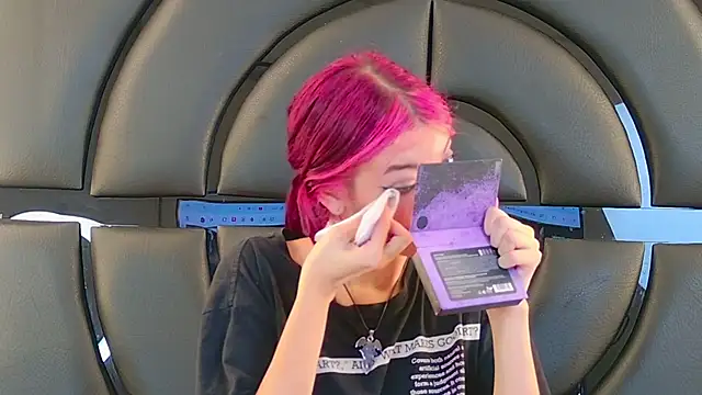 Snapshot of ElizabetthKitty chatting on January 2025 11:00:01 PM ElizabetthKitty online show from January 2025 11:00:01 PM