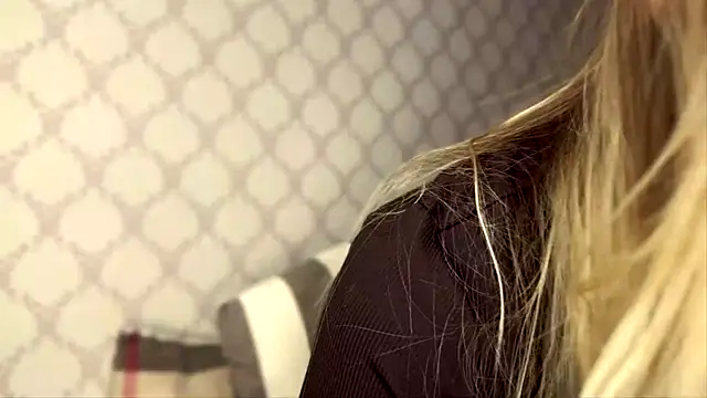 Evvie Summn1 online show from February 2026 04:56:01 AM