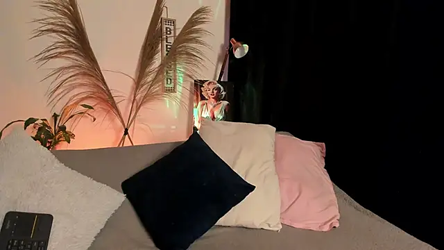 Serenity Day online show from November 2025 10:42:02 PM