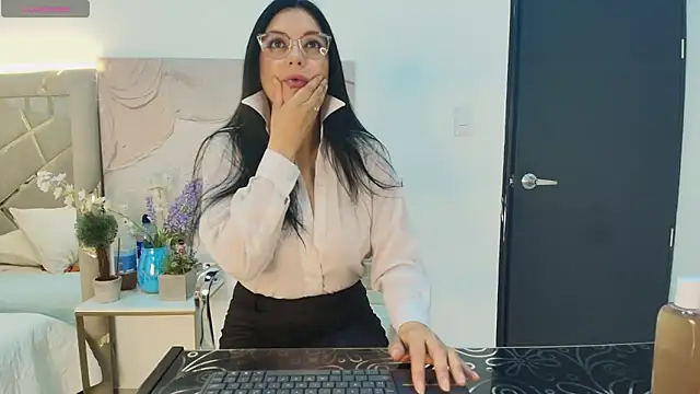 Zuzana21 online show from June 2026 01:25:02 PM