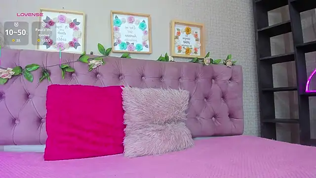 Lia Keen online show from October 2025 08:20:02 PM