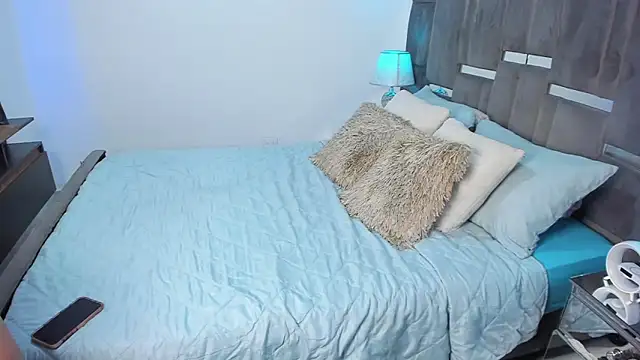 Alexawhiittee online show from January 2025 04:33:02 AM