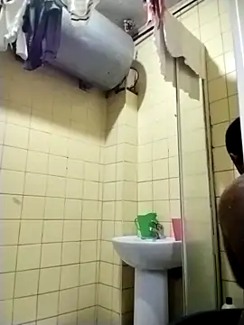 Polygamist online show from November 2025 05:56:02 AM