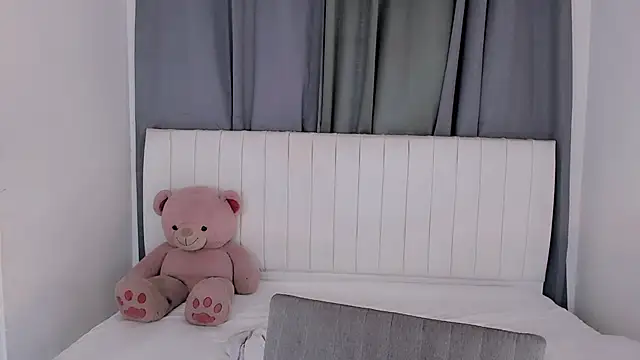 gatitavenecis online show from November 2025 05:03:01 PM