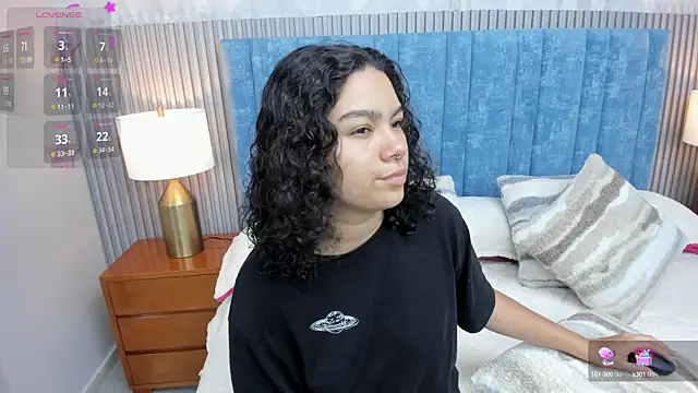 pretty sunlight  online show from October 2025 01:47:02 AM