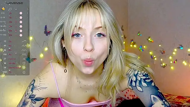 Snapshot of lavenderluxe chatting on December 2024 03:03:01 PM lavenderluxe online show from December 2024 03:03:01 PM