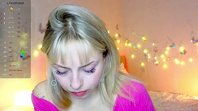 Snapshot of lavenderluxe chatting on January 2025 10:59:02 AM lavenderluxe online show from January 2025 10:59:02 AM