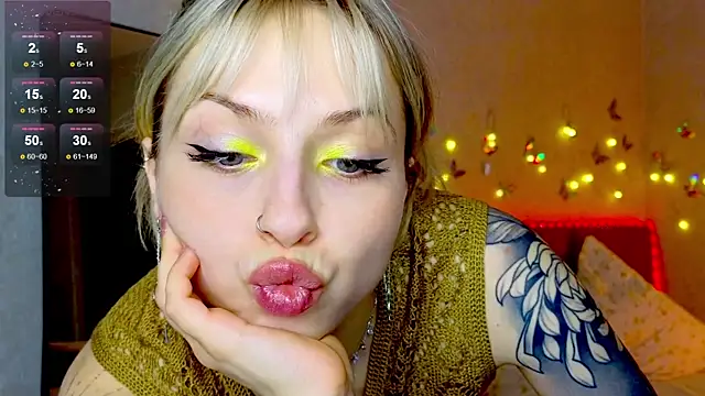 Snapshot of lavenderluxe chatting on January 2025 12:41:02 PM lavenderluxe online show from January 2025 12:41:02 PM