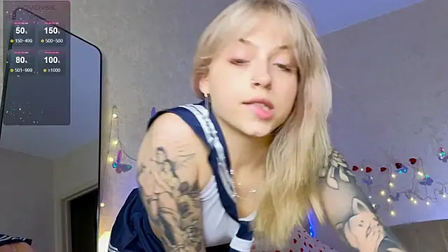 Snapshot of lavenderluxe chatting on March 2025 06:22:01 PM lavenderluxe online show from March 2025 06:22:01 PM