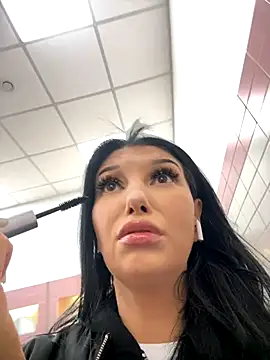 Tisha Busty online show from October 2025 09:45:01 AM