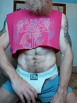 Gingerbeard40 online show from December 2025 04:16:01 PM