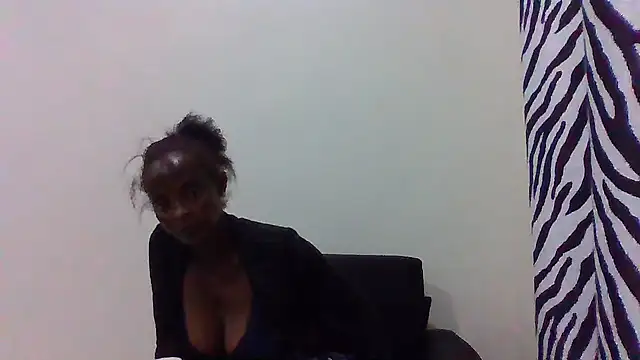Snapshot of sweets_80 chatting on June 2026 04:42:02 PM sweets 80 online show from June 2026 04:42:02 PM