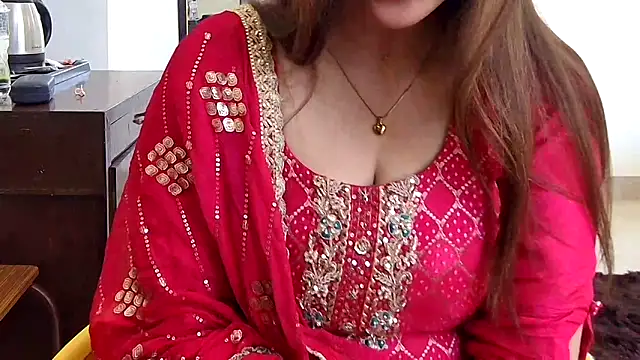 MIss-Naina online show from May 2026 06:10:02 AM