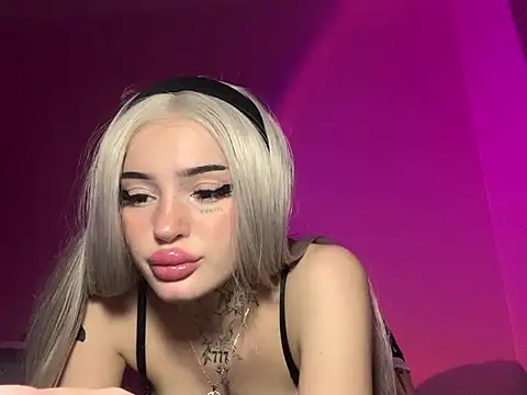 madelinexx online show from February 2025 08:11:02 PM
