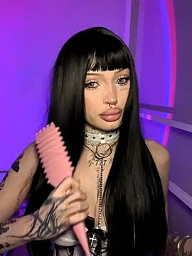 madelinexx online show from November 2025 02:28:02 PM