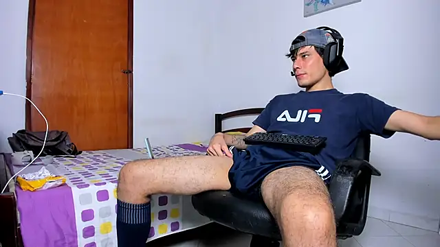 Huge latin cock online show from December 2024 01:22:01 AM