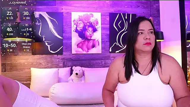 Snapshot of DanyAndAlexa chatting on May 2026 12:43:01 PM DanyAndAlexa online show from May 2026 12:43:01 PM