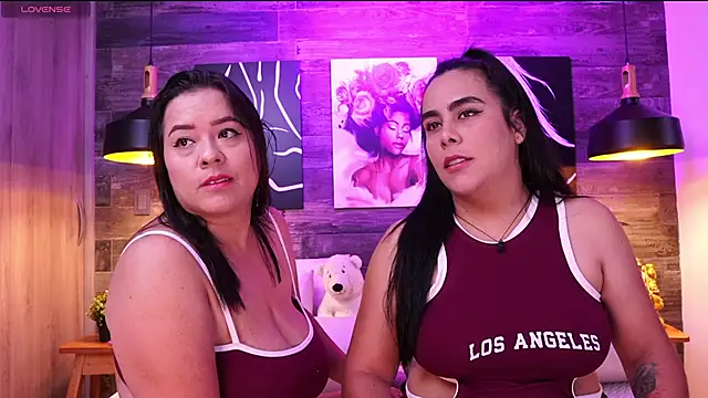 Snapshot of DanyAndAlexa chatting on May 2026 12:11:01 PM DanyAndAlexa online show from May 2026 12:11:01 PM