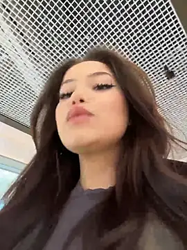 Chloe  Moon online show from April 2026 02:11:01 PM