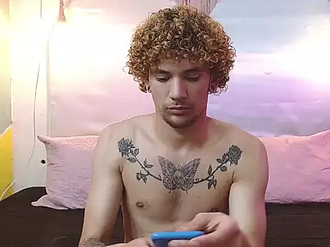 tylor boy online show from December 2025 04:17:02 AM