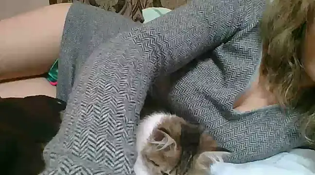 Emma 99 online show from February 2025 11:32:01 AM