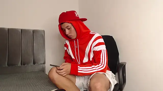 Snapshot of alex-lover chatting on February 2025 04:59:01 AM alex-lover online show from February 2025 04:59:01 AM