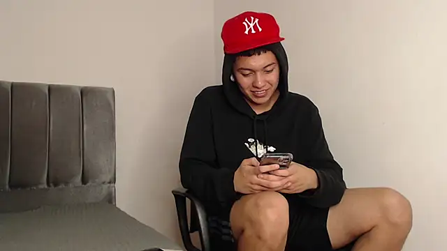 Snapshot of alex-lover chatting on February 2025 05:04:01 AM alex-lover online show from February 2025 05:04:01 AM