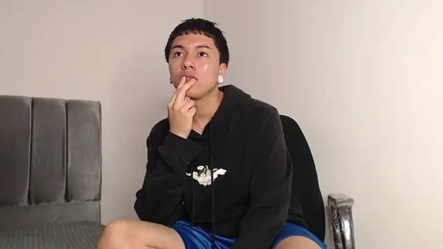 Snapshot of alex-lover chatting on October 2025 01:22:01 AM alex-lover online show from October 2025 01:22:01 AM