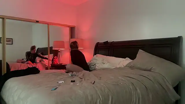 Snapshot of _Studio4Three_ chatting on February 2026 03:41:02 PM Studio4Three online show from February 2026 03:41:02 PM