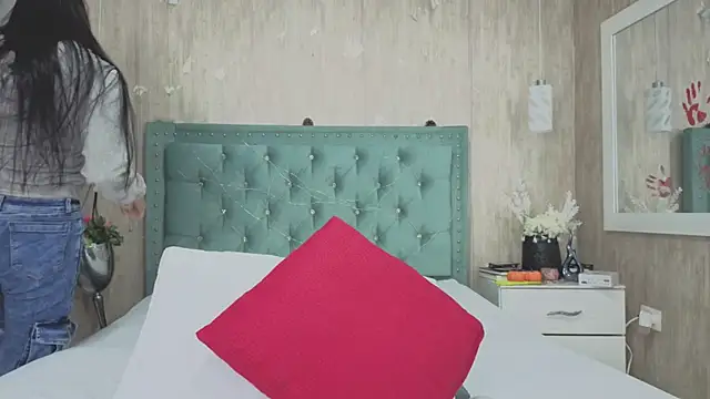 Snapshot of Marcelaa_fox chatting on November 2025 07:35:02 PM Marcelaa fox online show from November 2025 07:35:02 PM