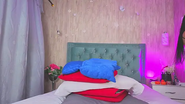 Snapshot of Marcelaa_fox chatting on November 2025 09:14:01 PM Marcelaa fox online show from November 2025 09:14:01 PM