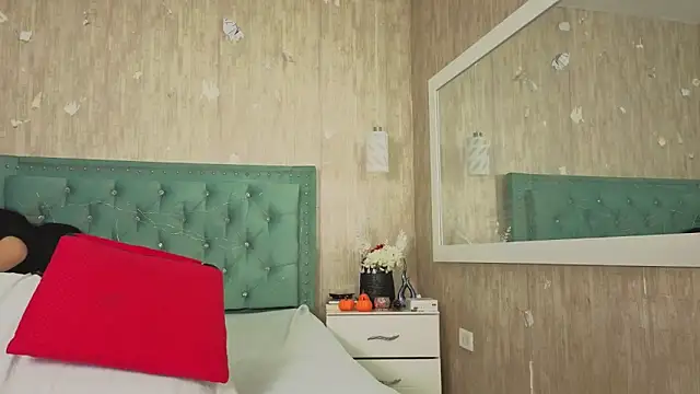 Snapshot of Marcelaa_fox chatting on November 2025 07:24:02 PM Marcelaa fox online show from November 2025 07:24:02 PM