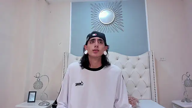 Matthew Dixonn online show from December 2024 03:42:01 AM