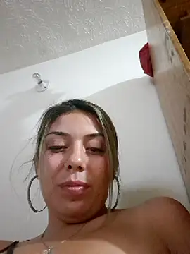 Snapshot of Sweel_Leyva18 chatting on January 2025 04:48:02 AM Sweel Leyva18 online show from January 2025 04:48:02 AM
