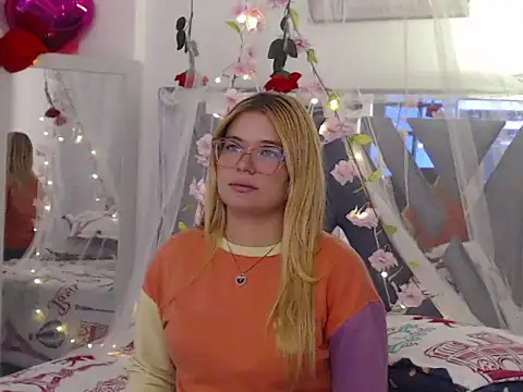 Snapshot of Steisyromero7 chatting on November 2025 03:05:02 PM Steisyromero7 online show from November 2025 03:05:02 PM