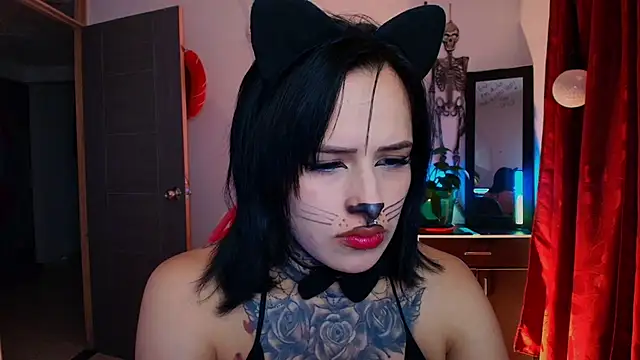 TinnaDawsom online show from October 2025 11:27:01 PM