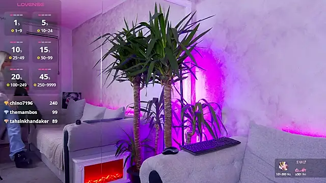 Snapshot of BambiAndAyline chatting on December 2024 04:12:01 AM BambiAndAyline online show from December 2024 04:12:01 AM