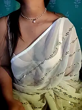 QueenOfHeart 07 online show from November 2025 06:41:02 PM