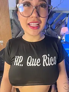 LylaLee111 online show from November 2025 02:17:02 PM