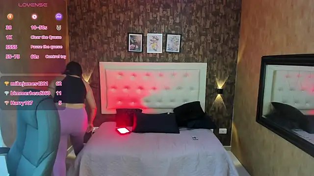 Snapshot of samantha__karolstone chatting on February 2025 11:06:01 PM samantha karolstone online show from February 2025 11:06:01 PM