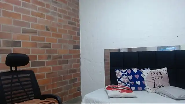 Snapshot of samantha__karolstone chatting on February 2026 03:27:02 AM samantha karolstone online show from February 2026 03:27:02 AM