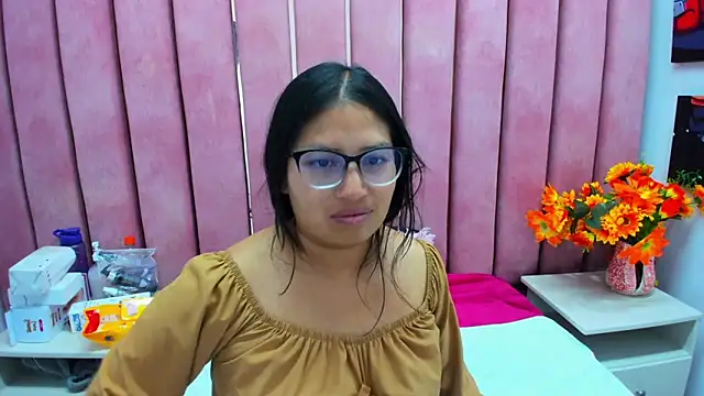 Snapshot of Miaa_Smiith_ chatting on November 2025 02:54:01 AM Miaa Smiith online show from November 2025 02:54:01 AM