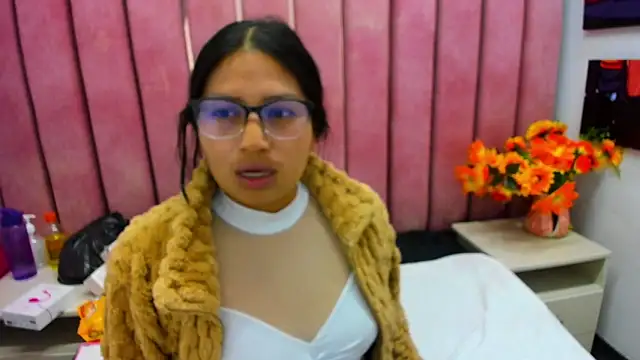 Snapshot of Miaa_Smiith_ chatting on November 2025 03:37:02 AM Miaa Smiith online show from November 2025 03:37:02 AM